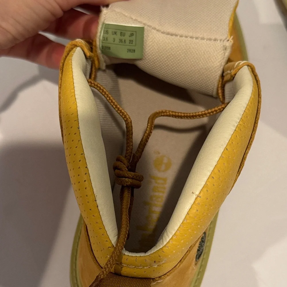NWOT‎ Timberland Moe Toe Chukka Boots Children Boys Size 3.5